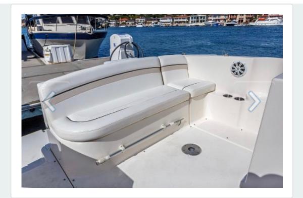 2006 Rinker 270 Express Cruiser