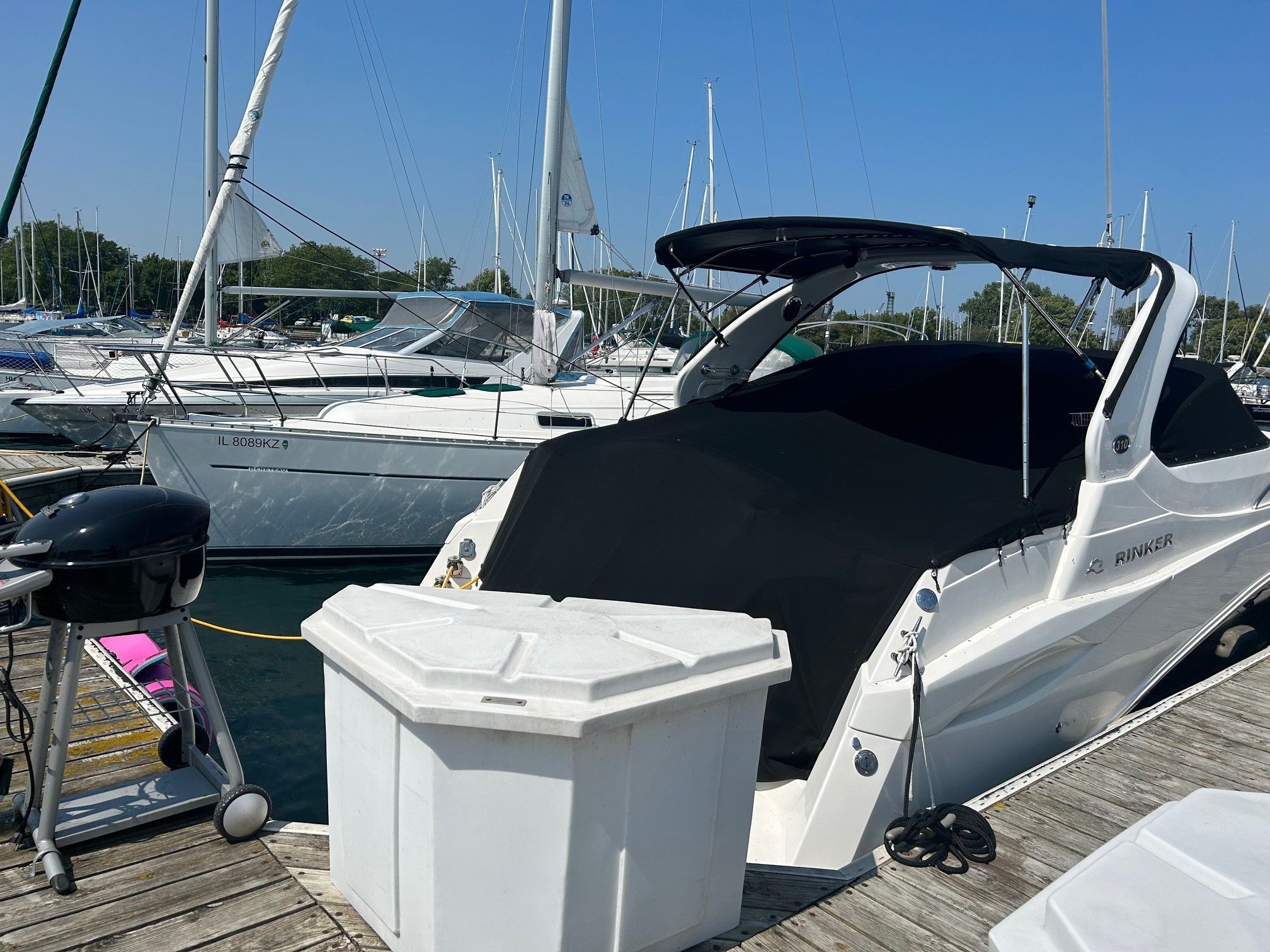 2011 Rinker 310 Express Cruiser