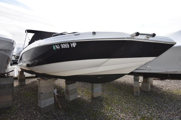 2021 NauticStar 223 DC