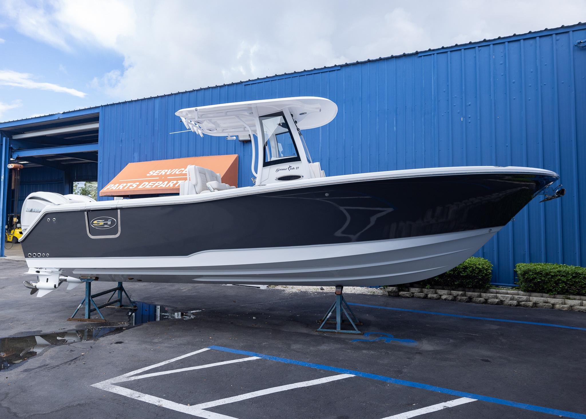 2026 Sea Hunt Gamefish 27 Coffin Box