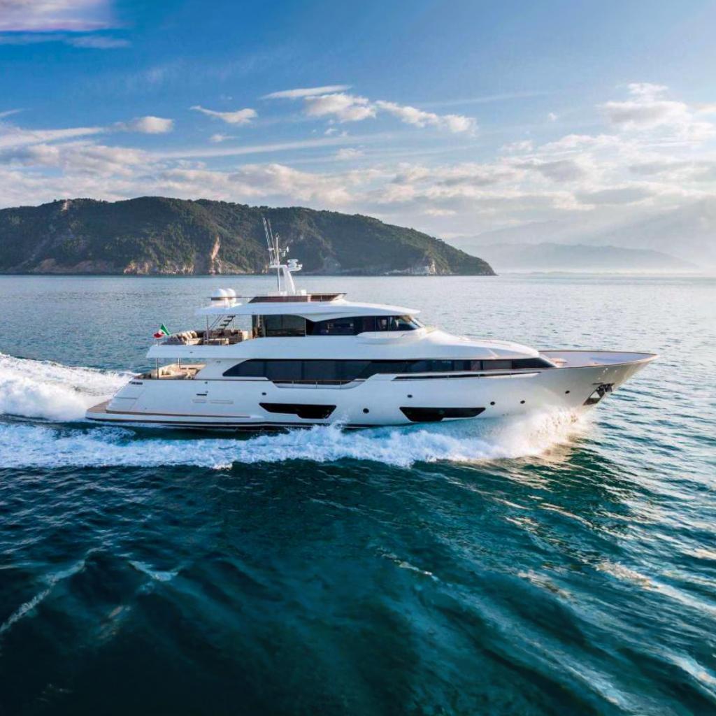 2020 Custom Line Navetta 28