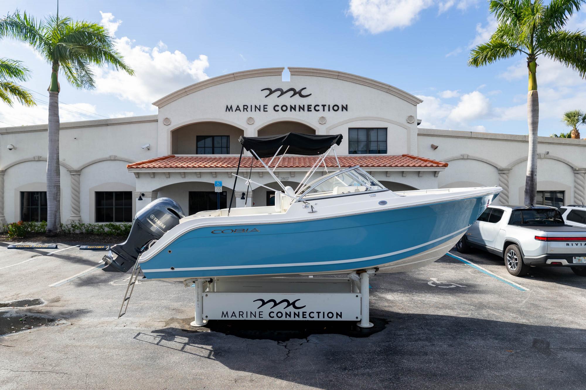 Cobia 220 DC