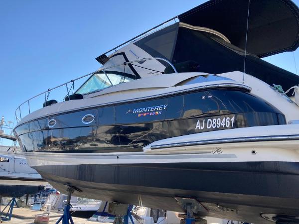 2008 Monterey 415 Sport Yacht
