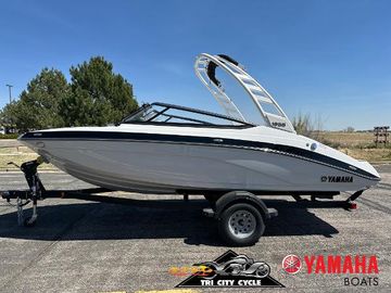 2025 Yamaha Boats 195S