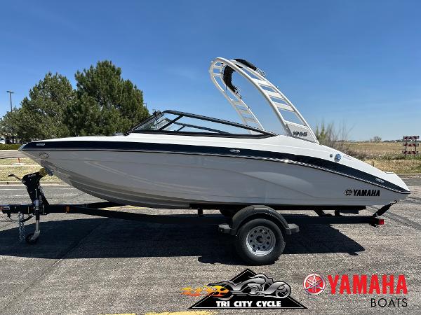 2025 Yamaha Boats 195S