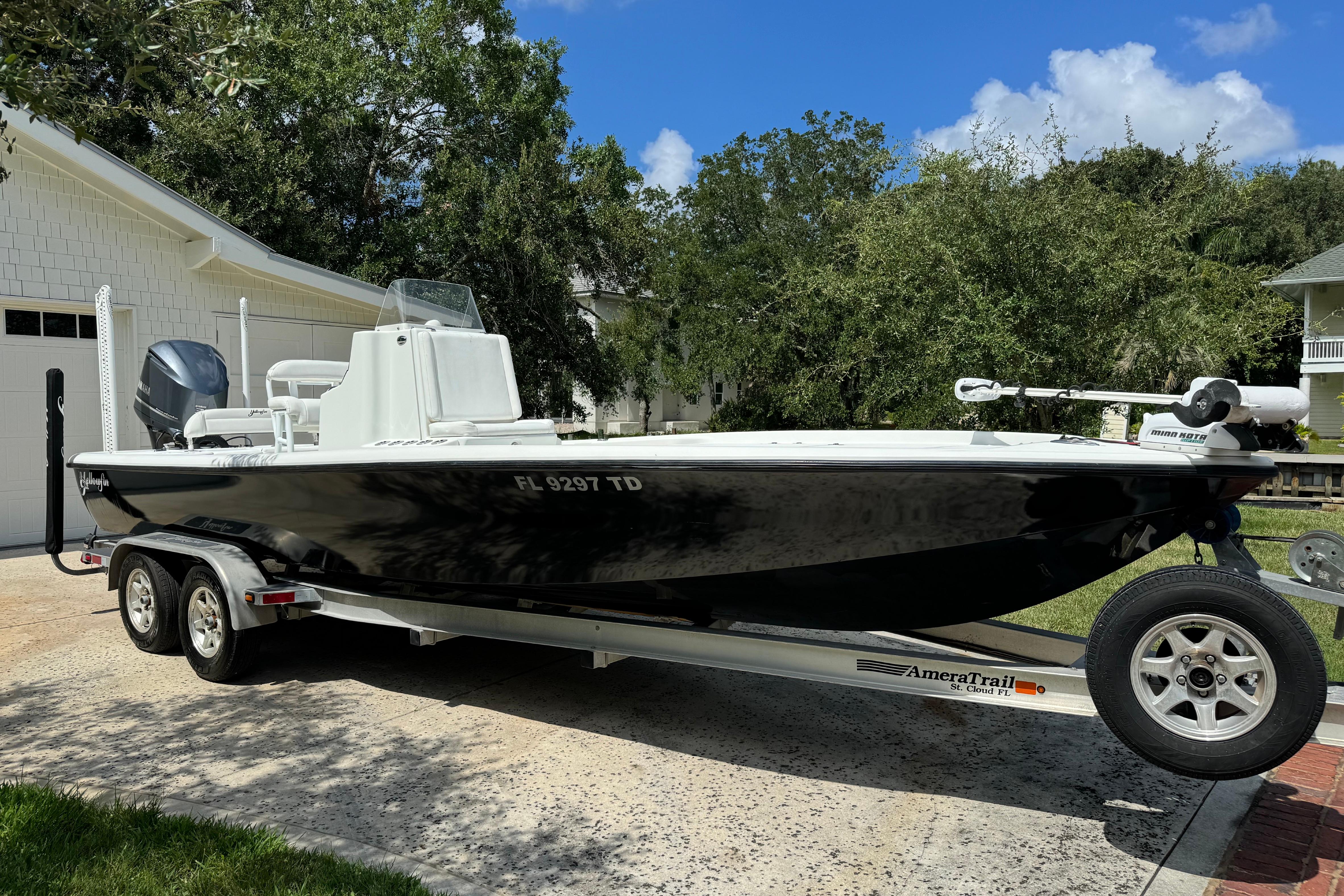 2015 Yellowfin 24 Bay
