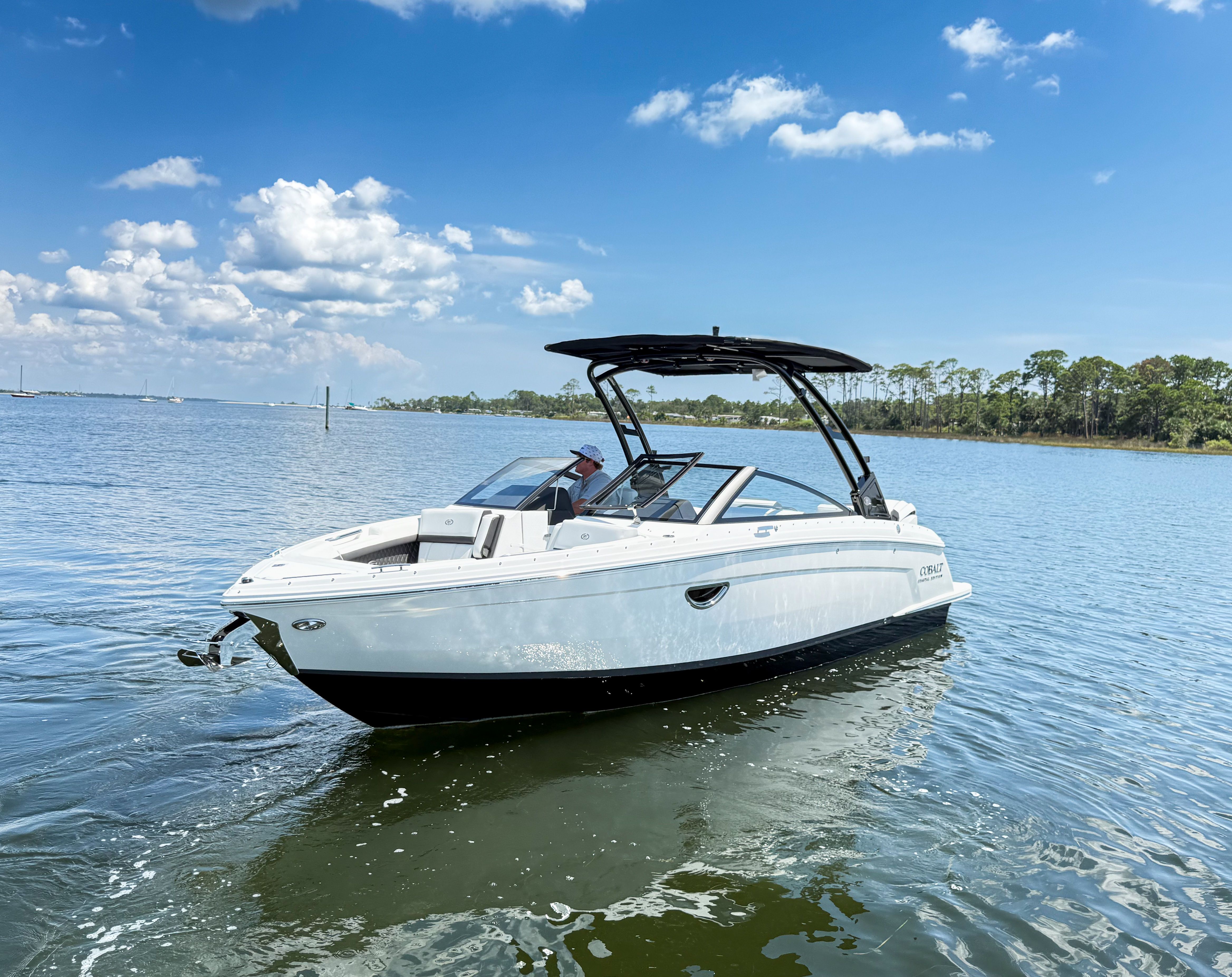 2026 Cobalt R6 Outboard