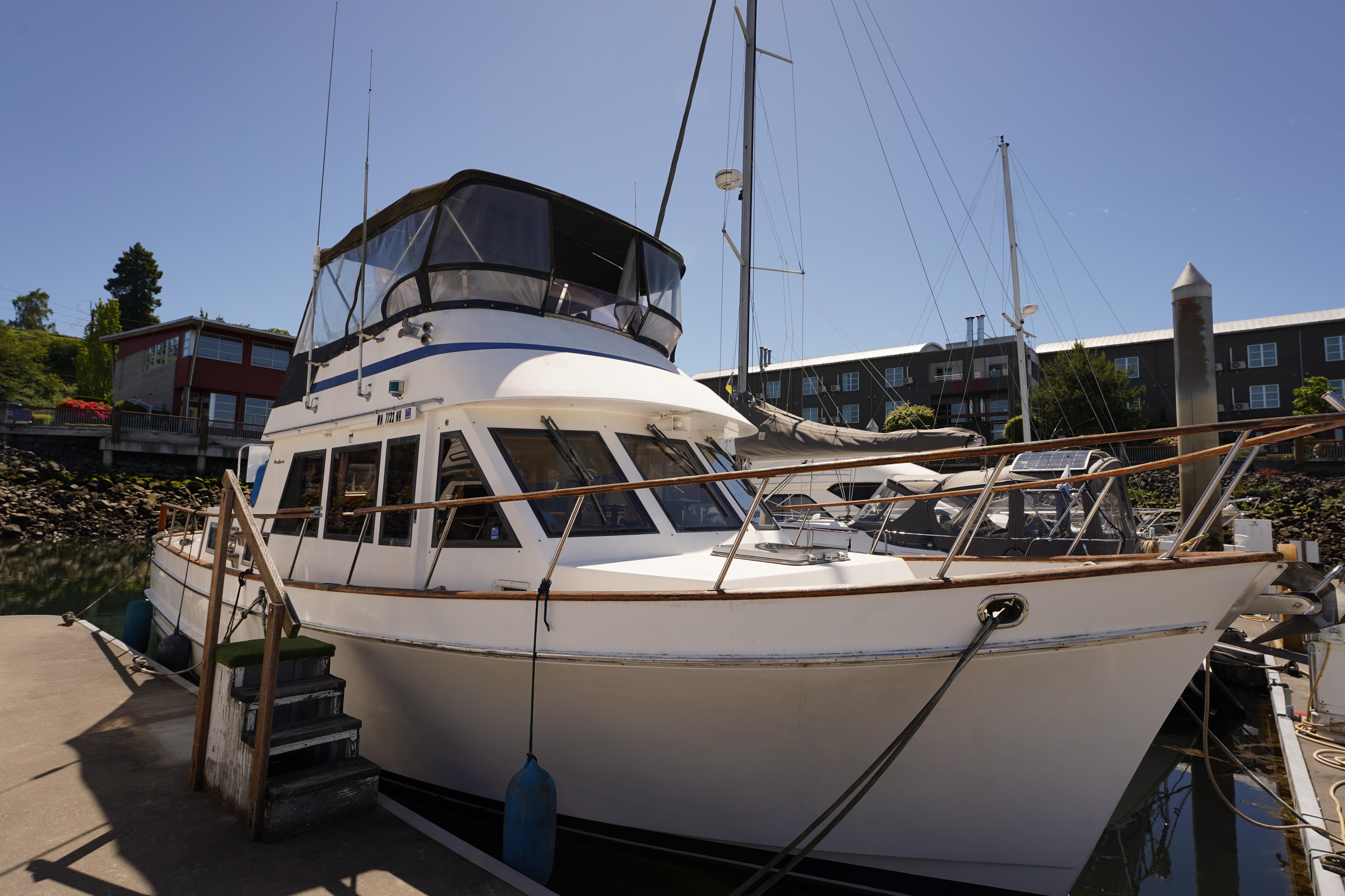 1986 Ocean Alexander 40 Double Cabin