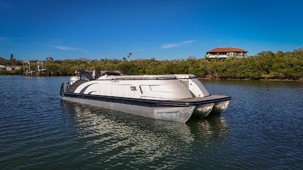 2021 Bennington 27 QX