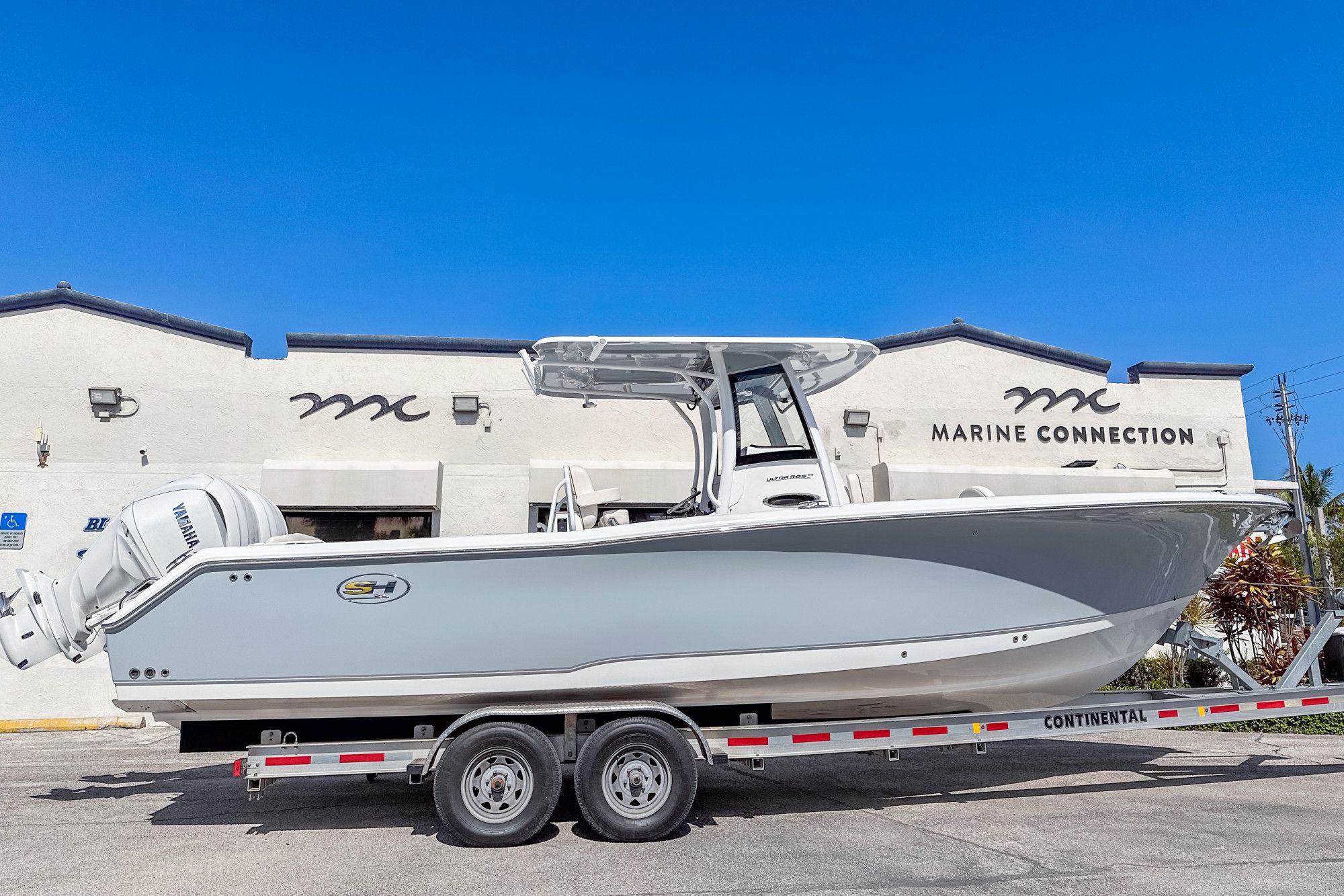 2022 Sea Hunt Ultra 305 SE