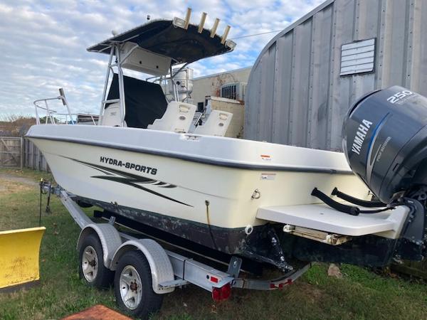 Hydra-Sports 2300 2007 Hydra-Sports 2400 boat on trailer with Yamaha 250 outboard motor.