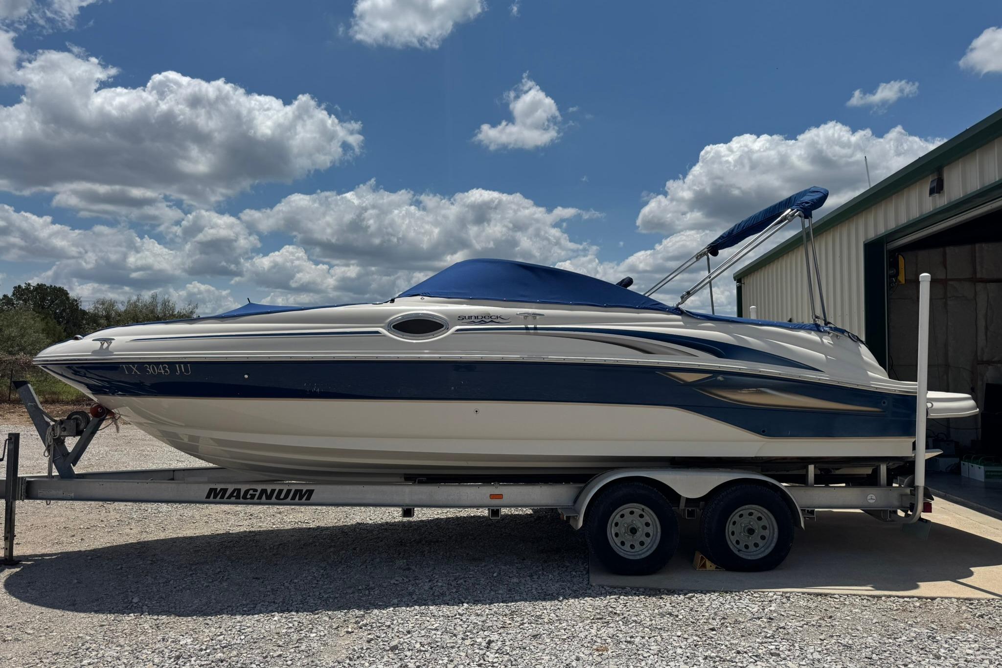 2002 Sea Ray 240 Sundeck