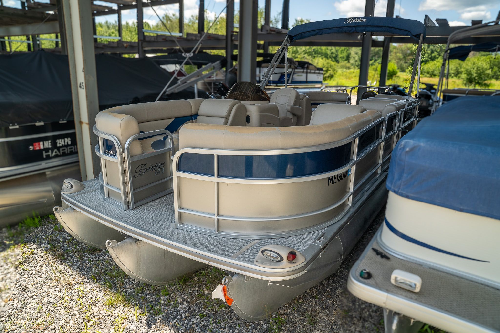 2013 Berkshire 233 RFX