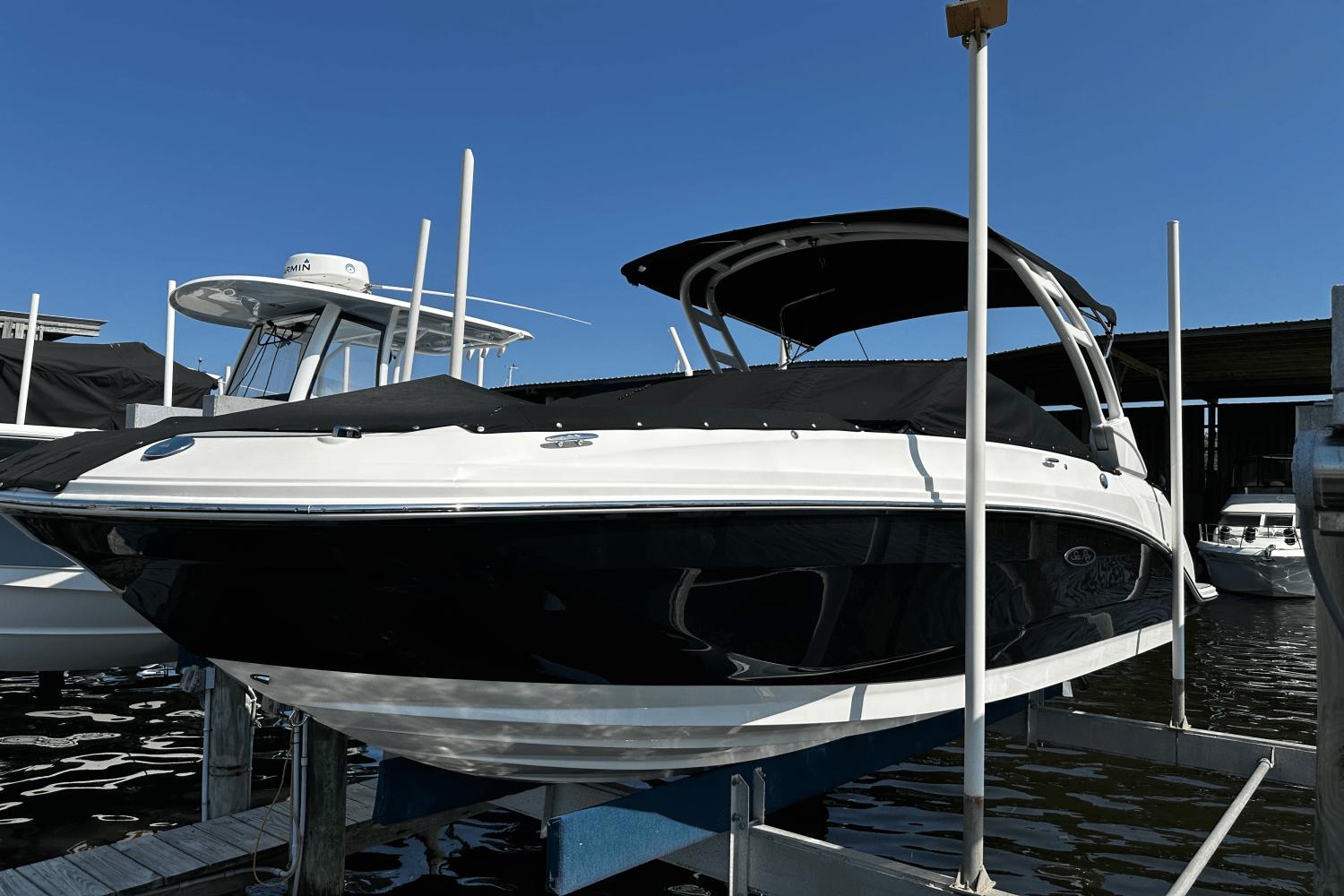 2023 Sea Ray SDX 250 Outboard