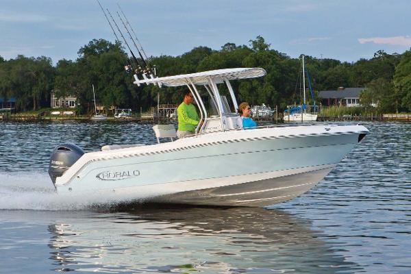 Robalo R222 Center Console Manufacturer Provided Image