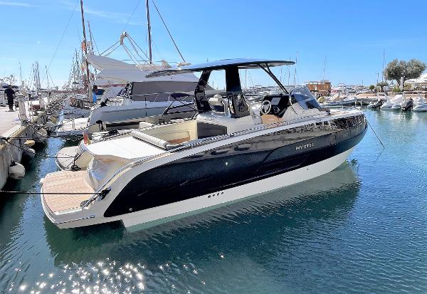 Invictus 320 GT Invictus 320 GT