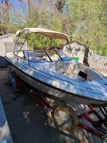 1997 Monterey 210 Montura