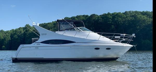 2002 Carver 350 Mariner
