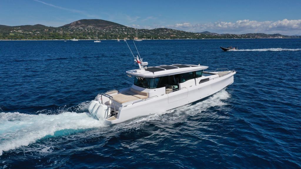2023 Axopar 45 Cross Cabine