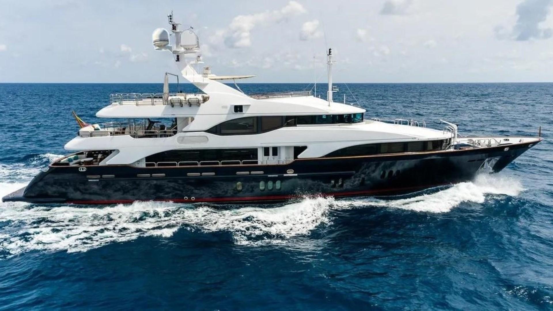 2010 Benetti Vision 145