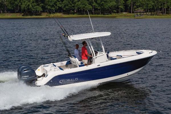 Robalo R242 Center Console Manufacturer Provided Image