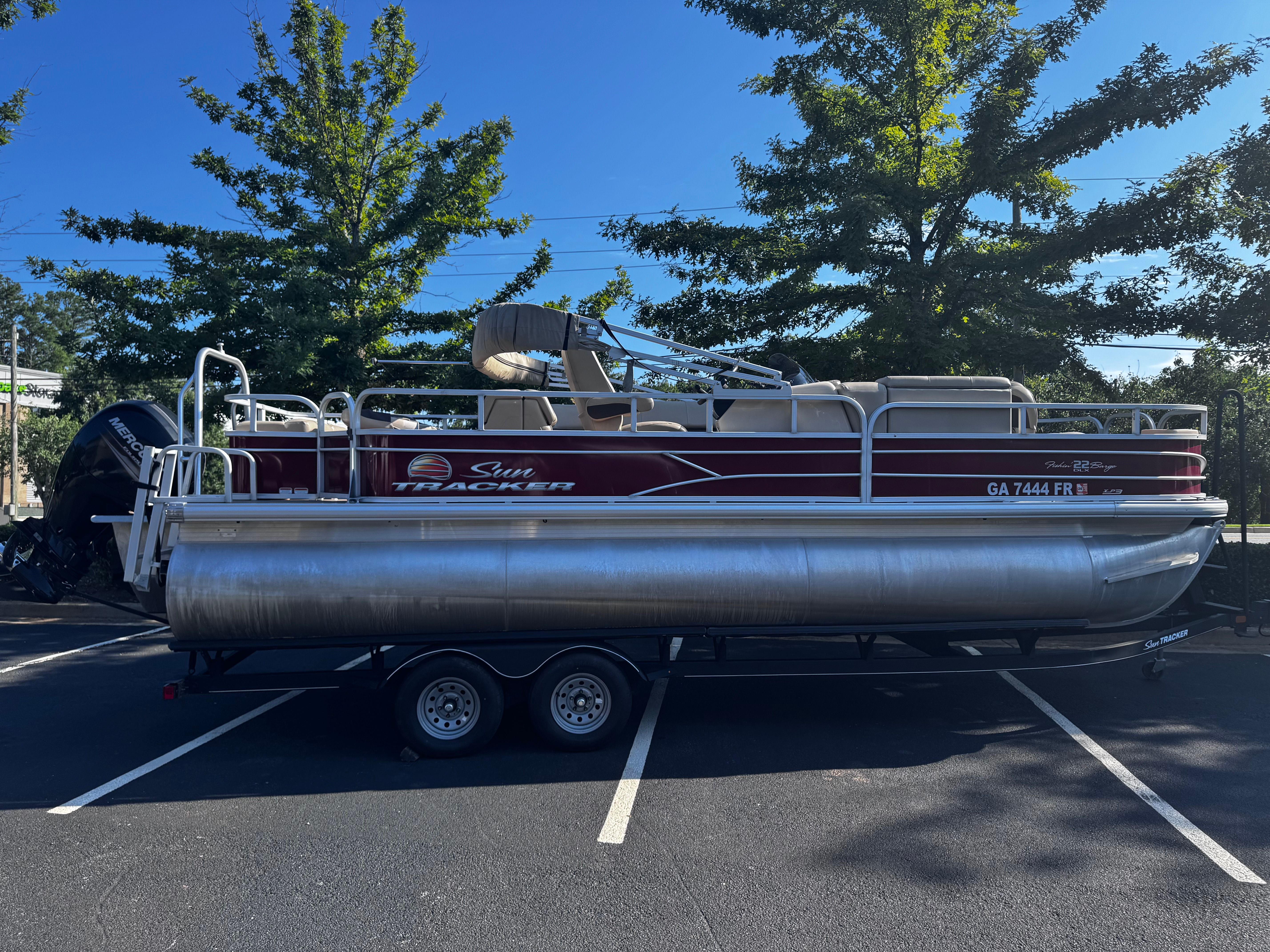 2019 Sun Tracker 22 XP3