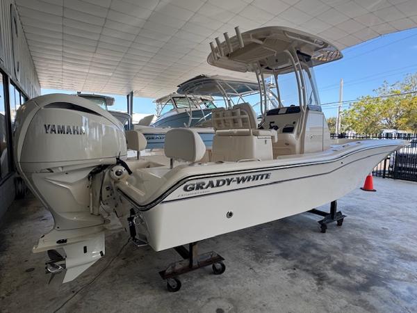 2025 Grady-White 231 Coastal Explorer