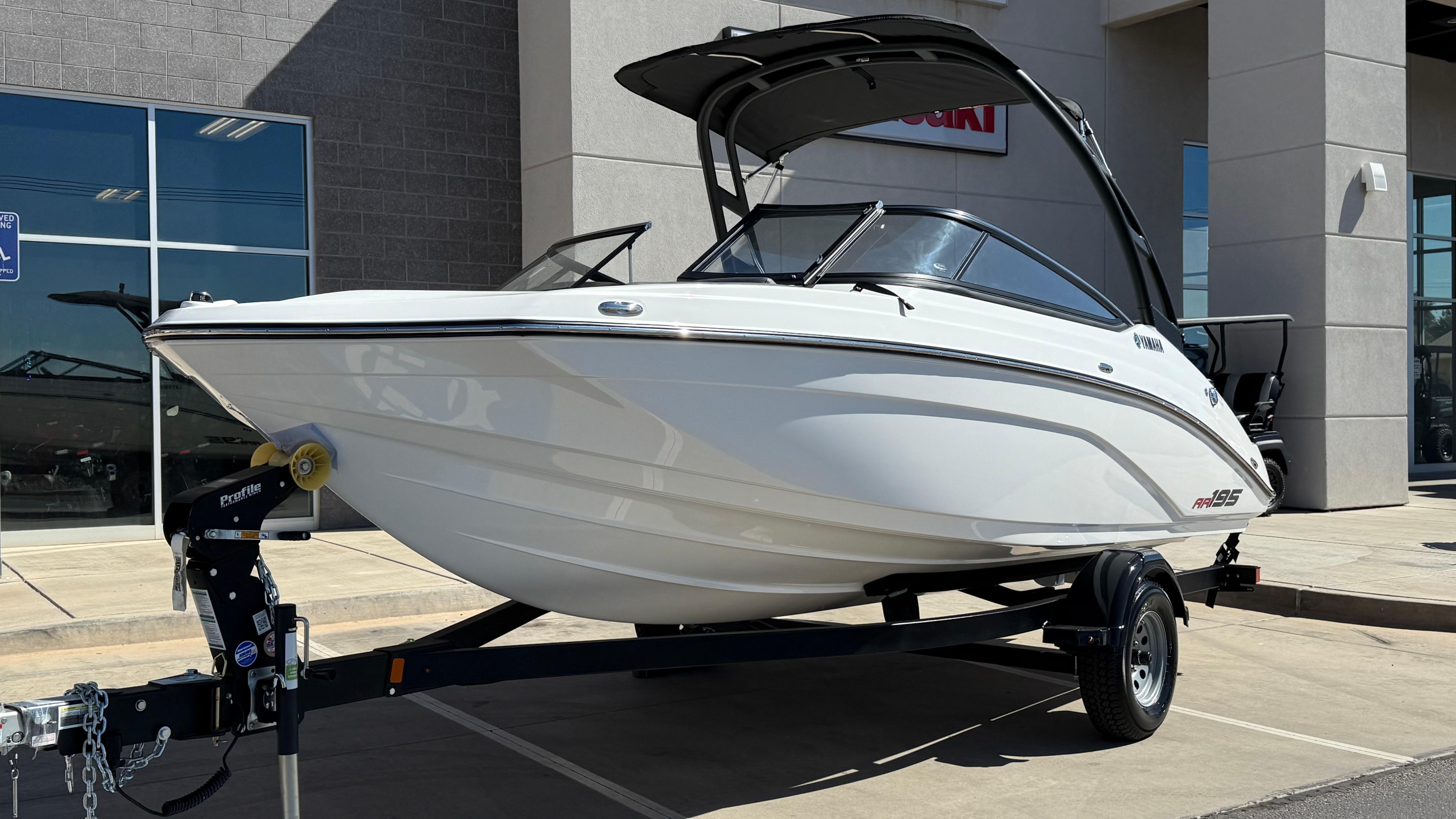 2025 Yamaha Boats AR195
