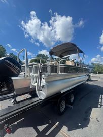 2017 Tracker 22 XP3
