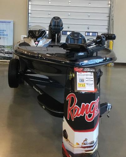 Ranger Z520R Ranger Cup Equipped 2024 Ranger Z520R Ranger Cup Equipped fishing boat on display.