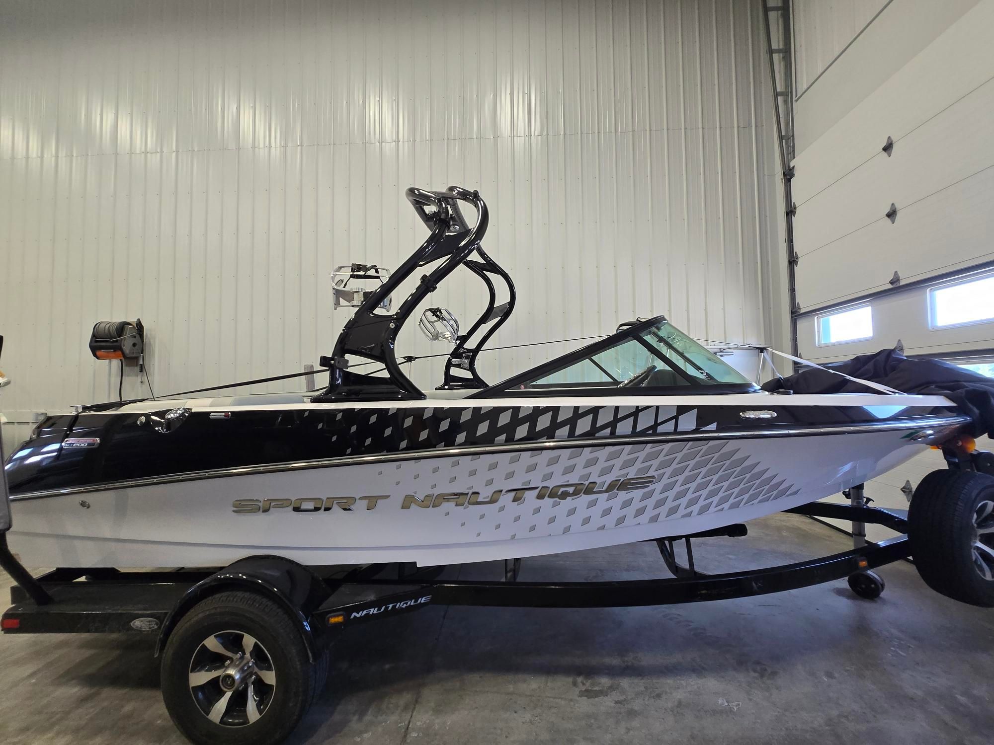 2012 Nautique Sport 200