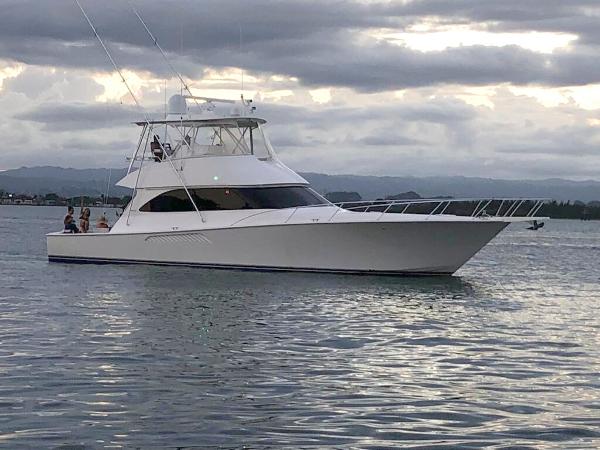2010 Viking 54 Convertible