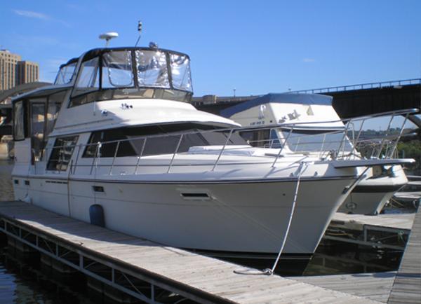 1988 Carver 4207 Aft Cabin Motoryacht