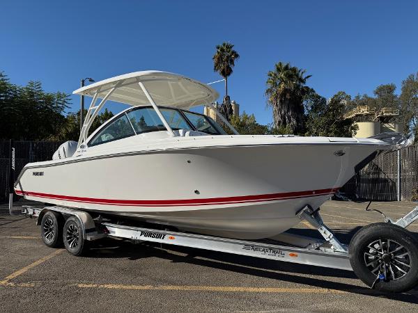 2025 Pursuit DC 246 Dual Console