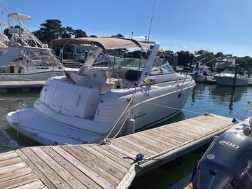 2006 Rinker 300 Express Cruiser