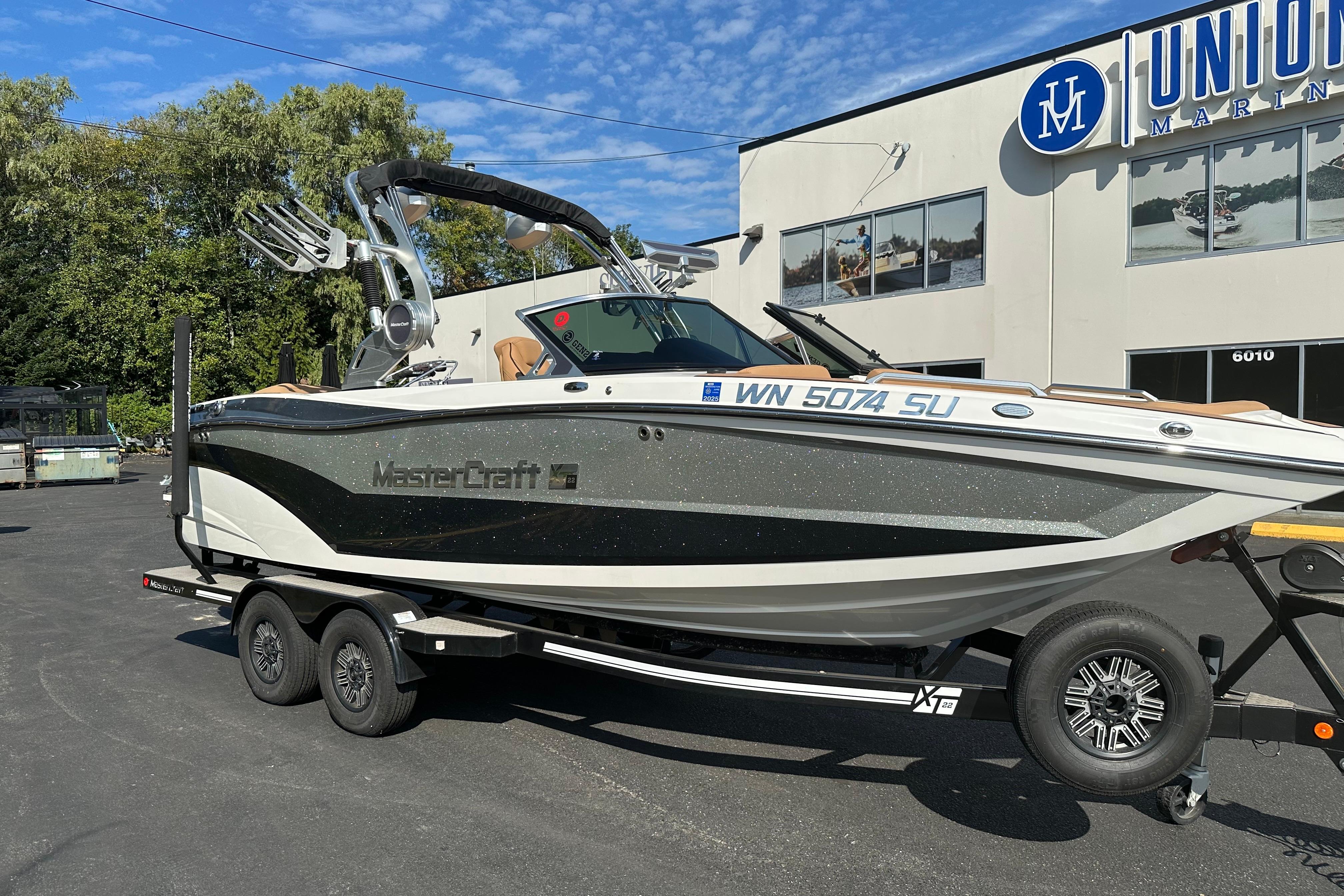 2019 MasterCraft XT22