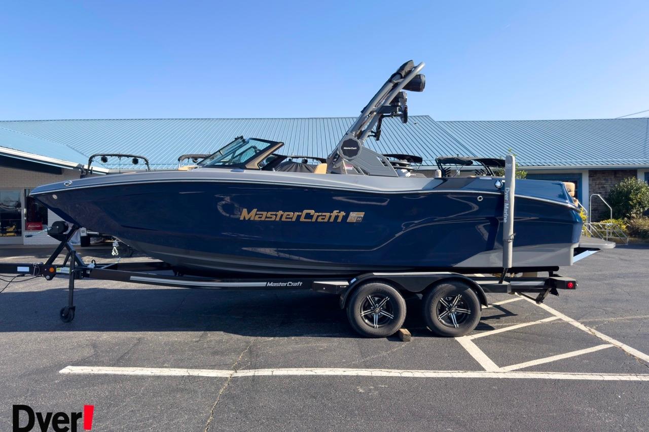 2026 MasterCraft XT22