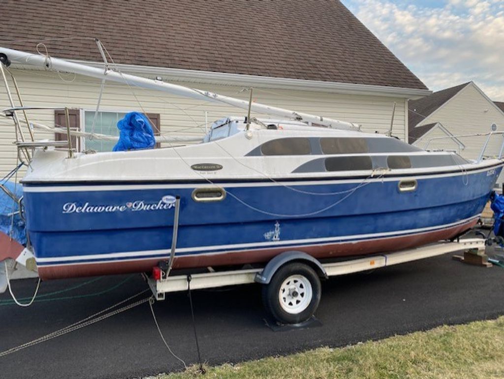 2012 MacGregor 26M