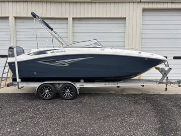 2025 Hurricane SunDeck 217 OB