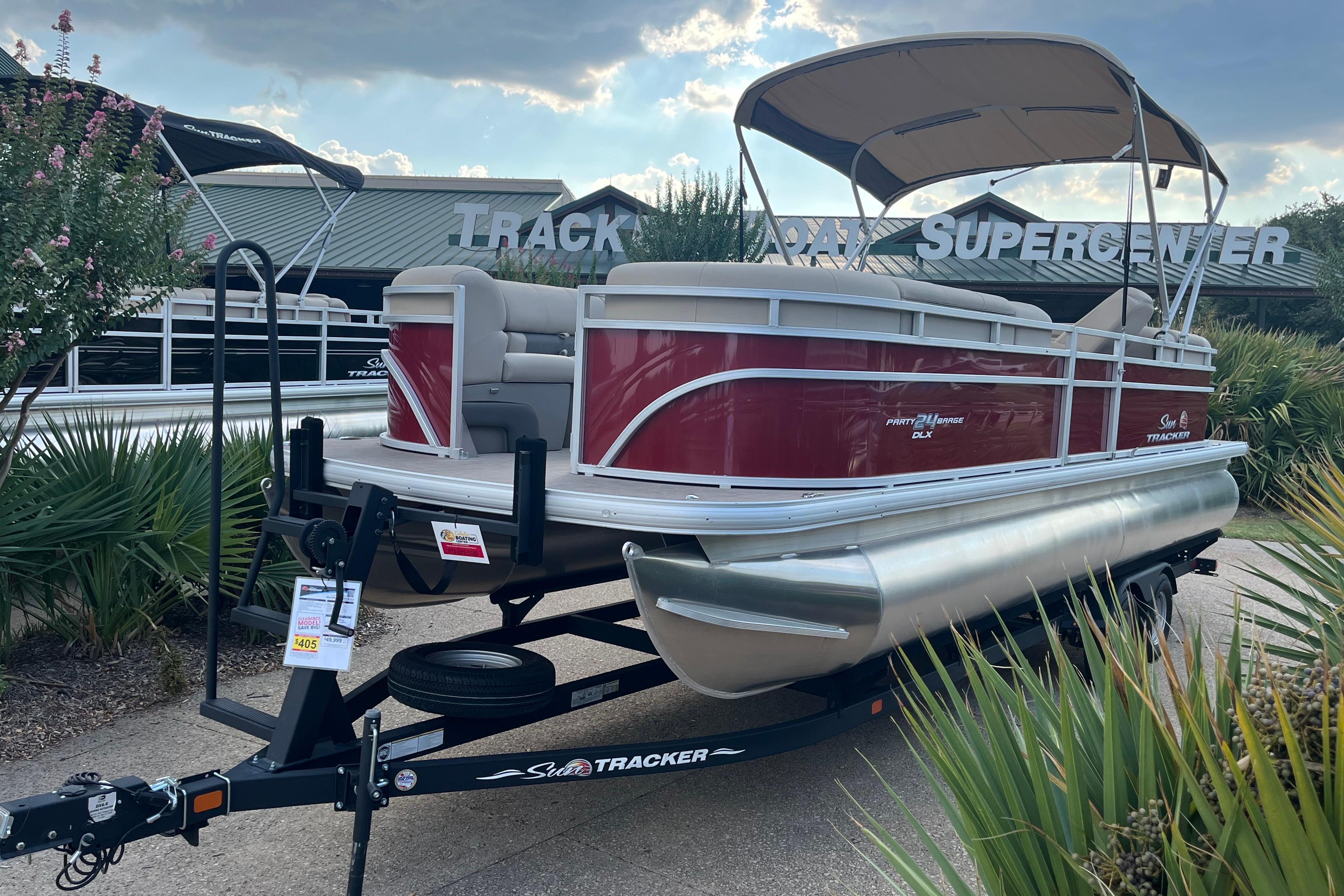 2024 Sun Tracker Party Barge 24 DLX