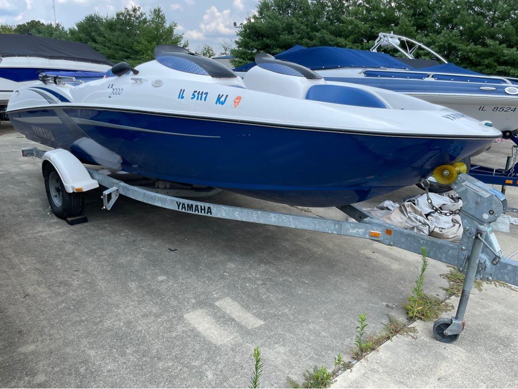 2002 Yamaha Boats LX2000