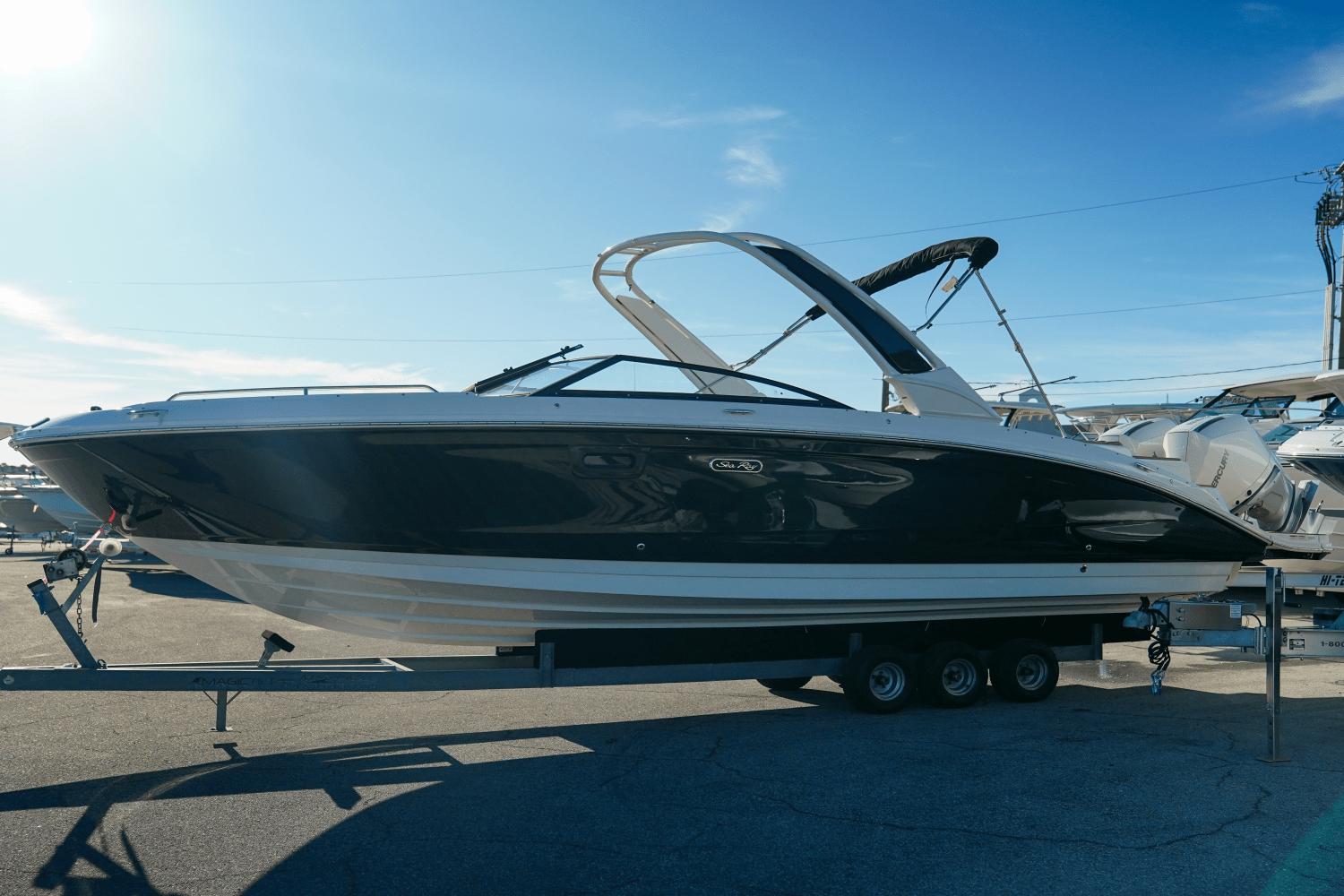 2025 Sea Ray SDX 290 Outboard