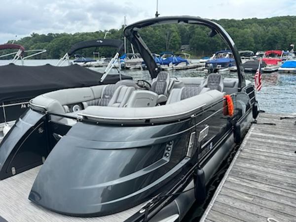2022 Bennington QX 23 Quad Bench