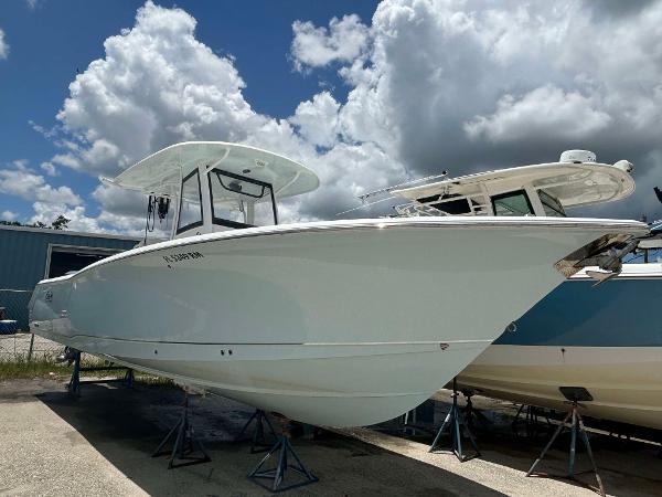 2025 Sea Hunt Gamefish 30 Forward Seating, Tavernier Florida - boats.com