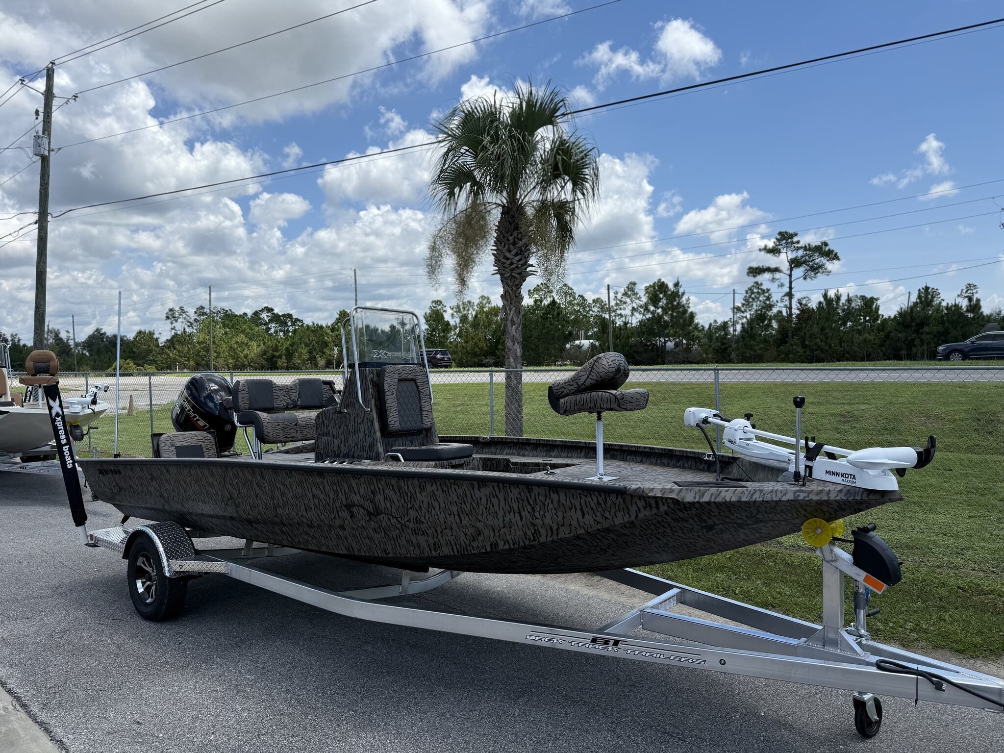 2026 Xpress Hyper-Lift Bay Series H20 Bay