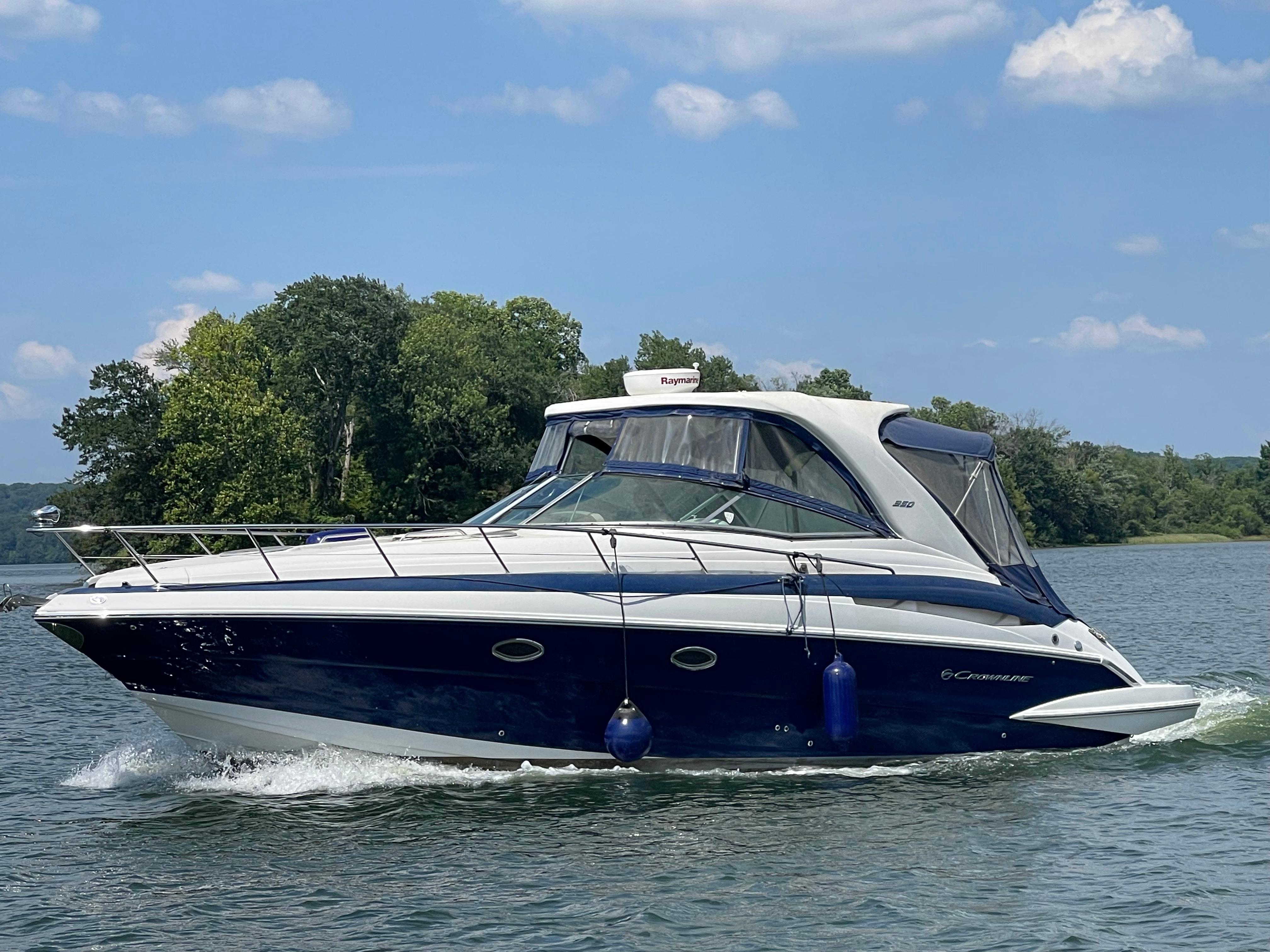 2014 Crownline 350 Sport Yacht