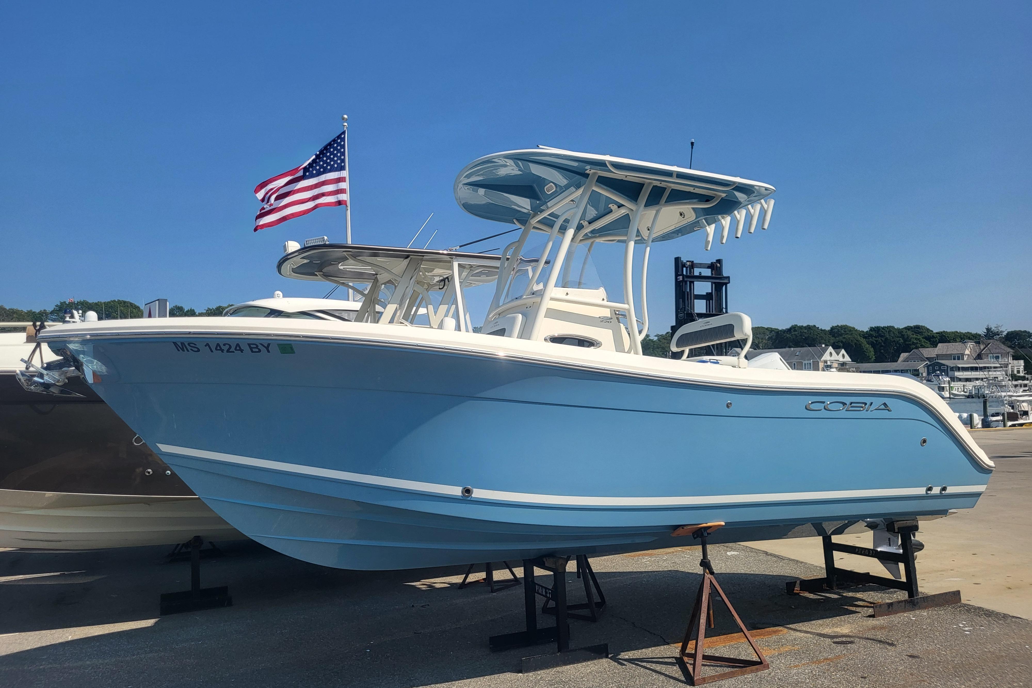 2023 Cobia 220 Center Console