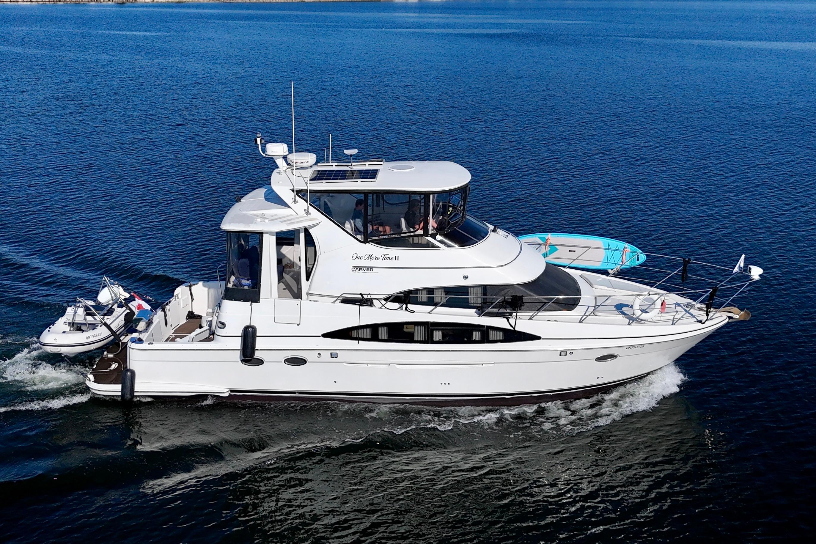 2004 Carver 444 Cockpit Motor Yacht
