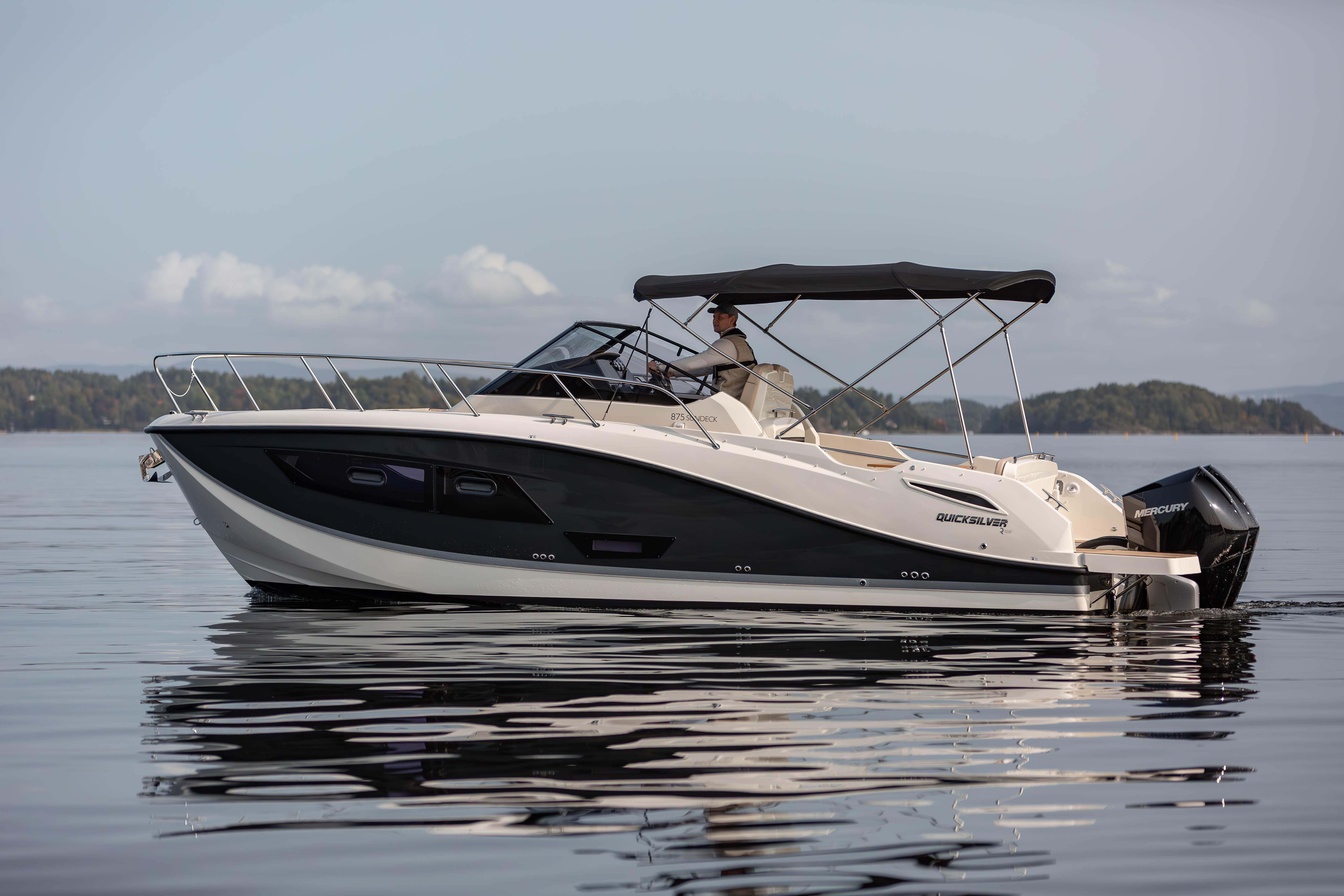 2024 Quicksilver Activ 875 Sundeck