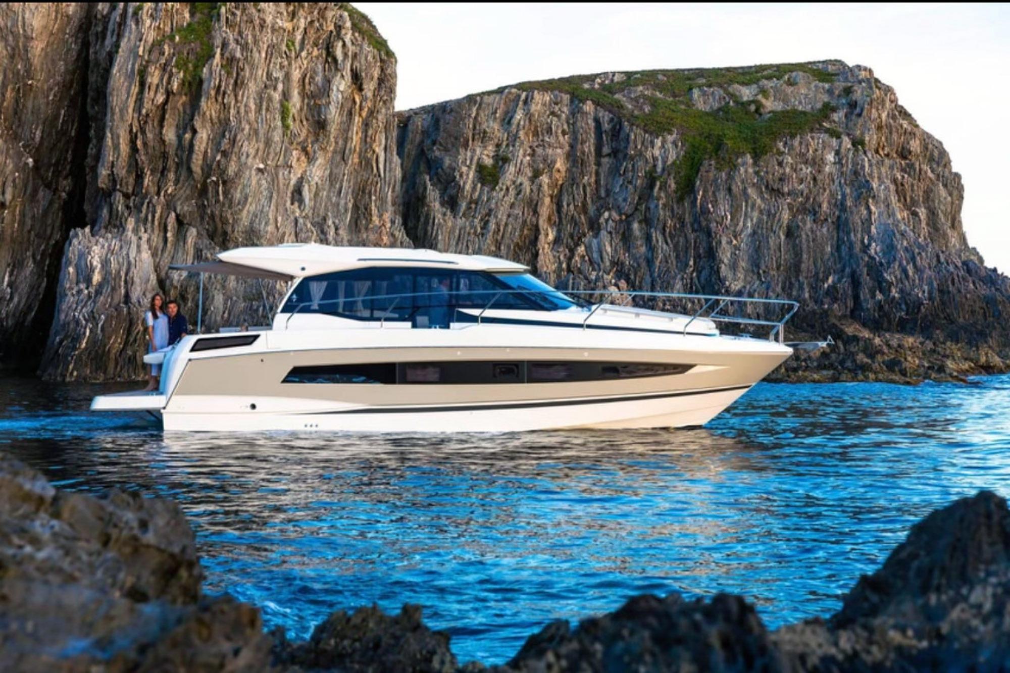 2019 Jeanneau NC 33